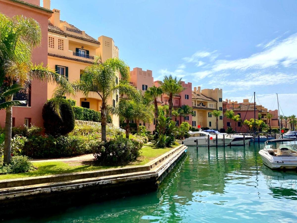 Spectacular 3 Bedroom Penthouse *
